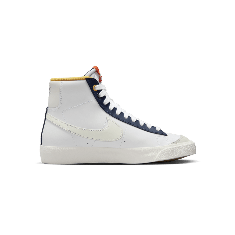 nike-blazer-mid--77-blancas-fn6966-100-3.png