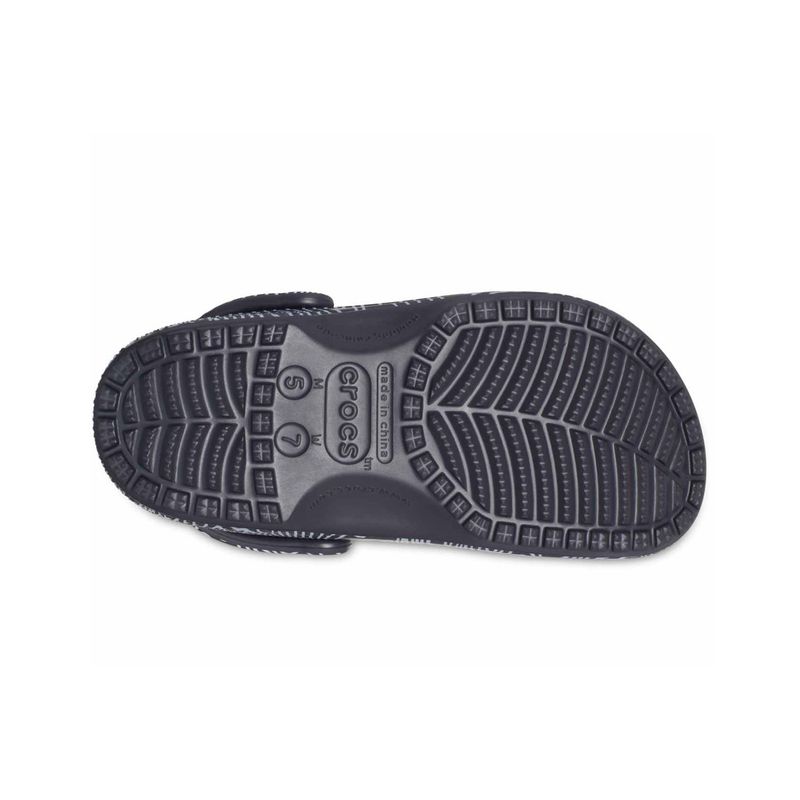 crocs-classic-topographic-clog-multicolor-208263-5.jpeg