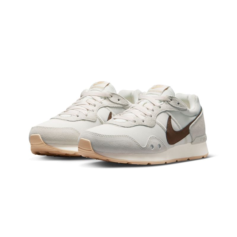 nike-venture-runner-beiges-ck2948-007-3.jpeg