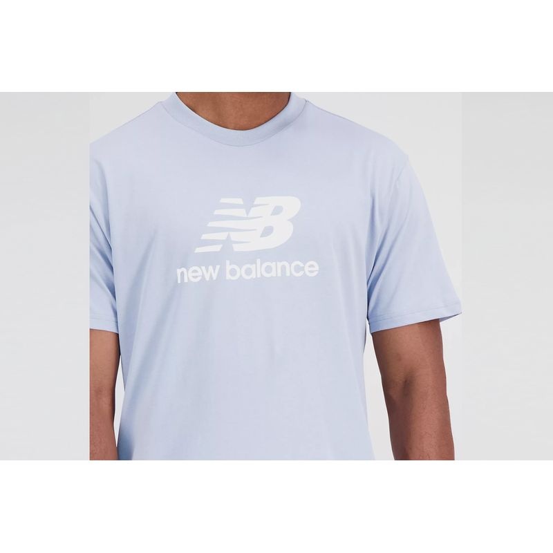 new-balance-essentials-stacked-logo-cotton-azul-mt31541_lay-4.jpeg