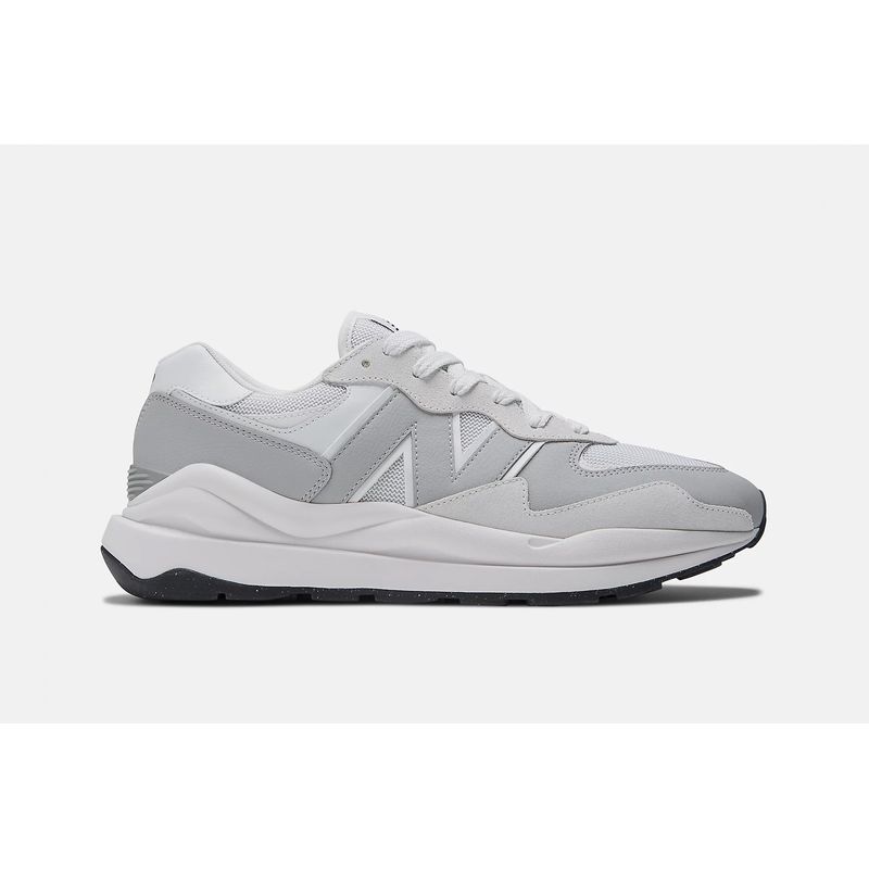 new-balance-m5740-grises-m5740cpb-1.jpeg