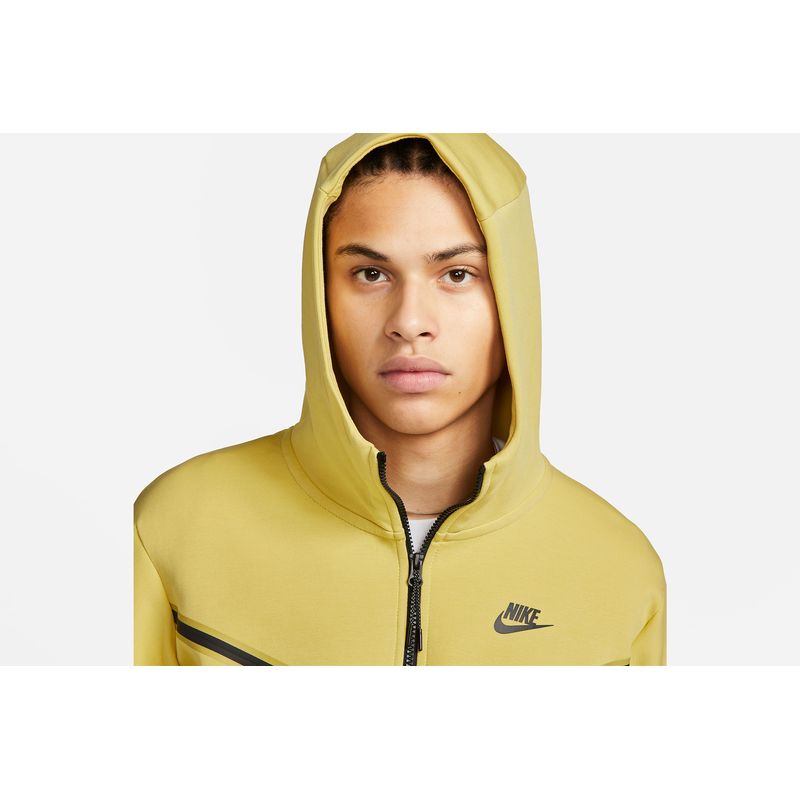 nike-sportswear-tech-fleece-amarilla-cu4489-700-3.jpeg