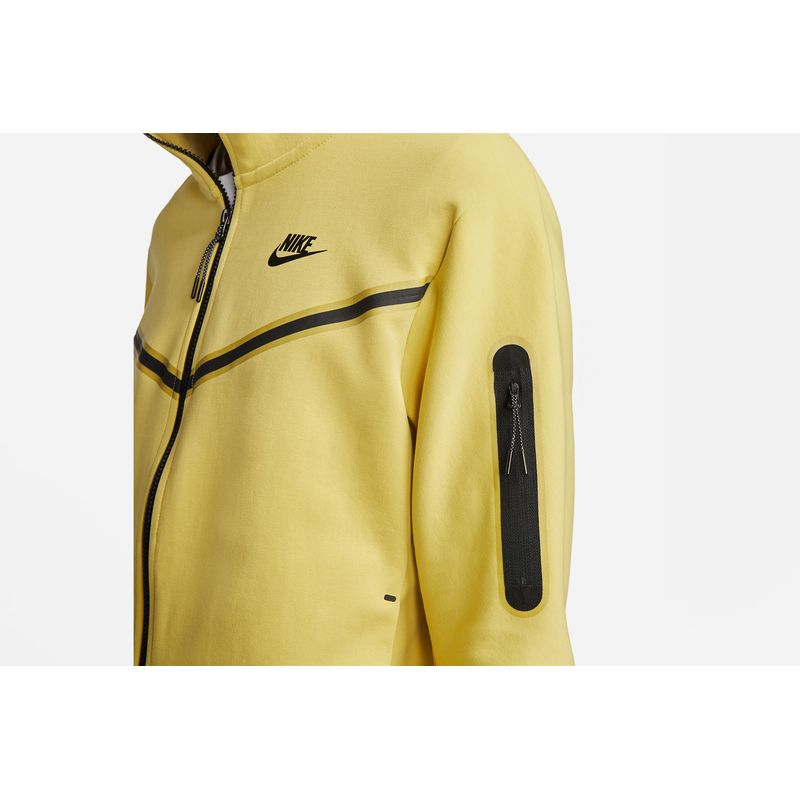 nike-sportswear-tech-fleece-amarilla-cu4489-700-4.jpeg