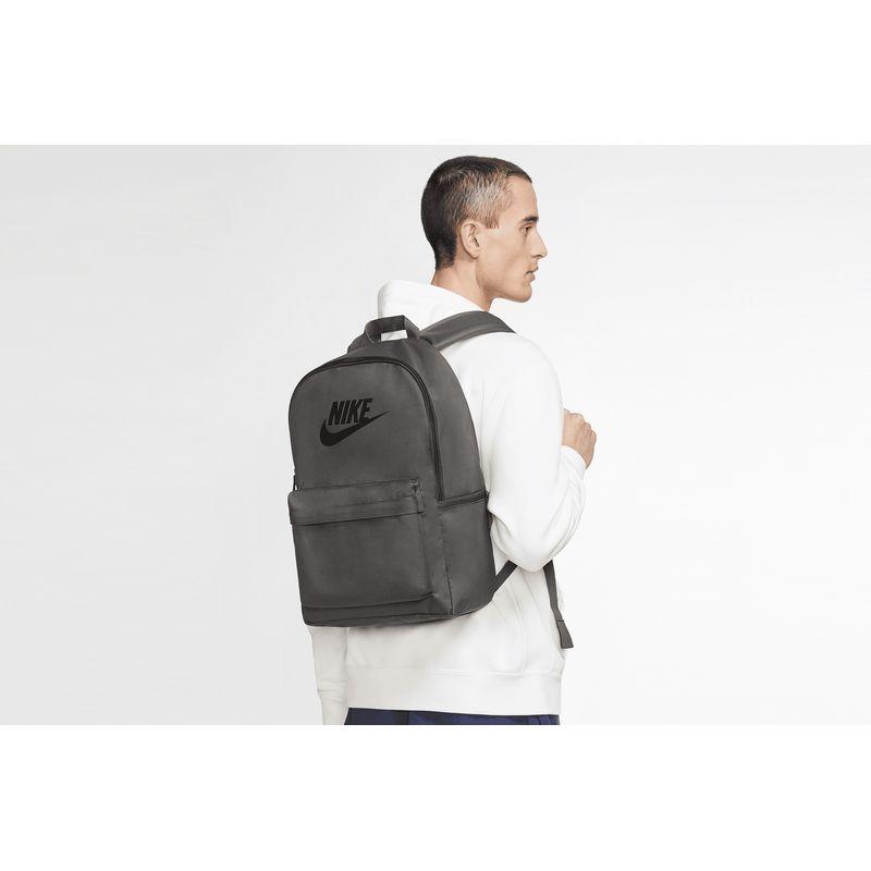 nike-heritage-gris-dc4244-254-1.jpeg
