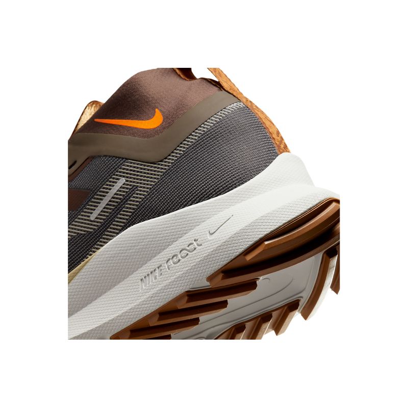 nike-pegasus-trail-4-gore-tex-marrones-fd5841-001-8.jpeg