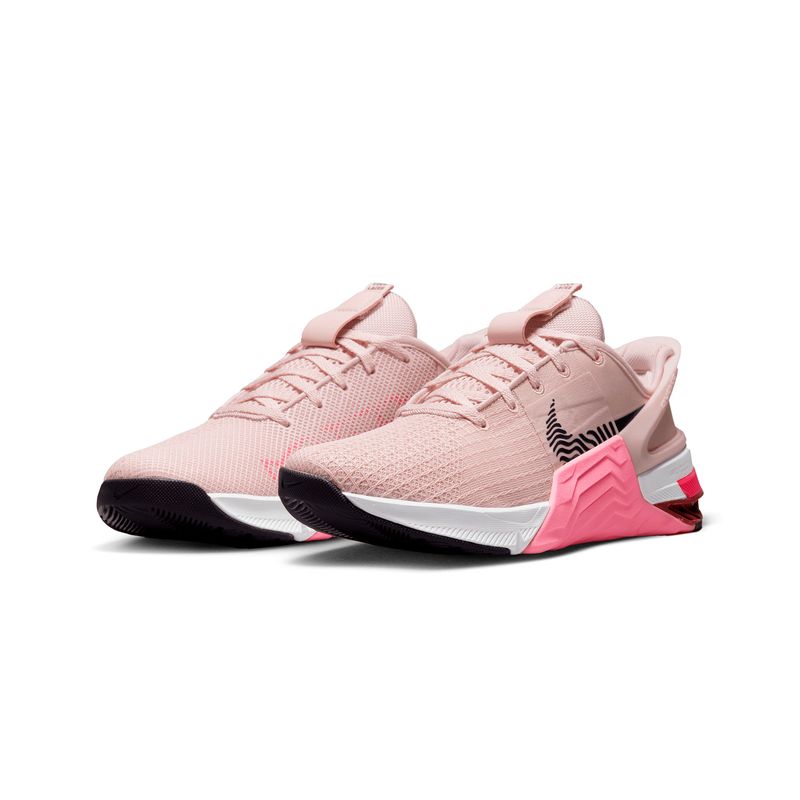 nike-metcon-8-flyease-rosas-do9381-600-4.jpeg