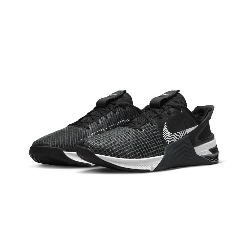 nike-metcon-8-flyease-negras-do9388-001-1.jpeg