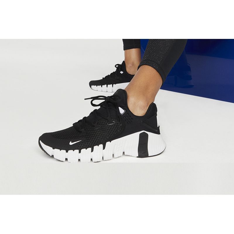 nike-free-metcon-4-negras-cz0596-010-1.jpeg