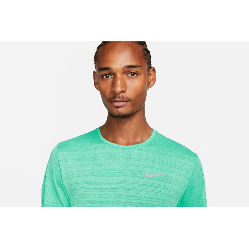 nike-dri-fit-miler-verde-cu5992-369-3.jpeg