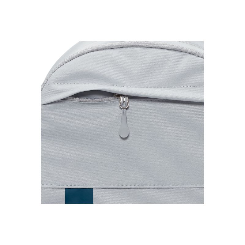 nike-elemental-premium-gris-dn2555-012-7.jpeg