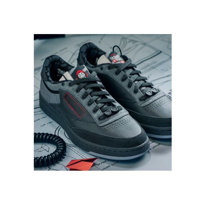 reebok-club-c-la-casa-de-papel-negras-gx9441-1.jpeg