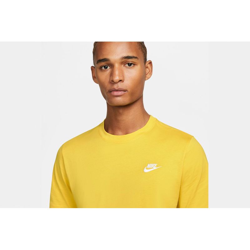 nike-sportswear-club-amarilla-ar4997-709-3.jpeg