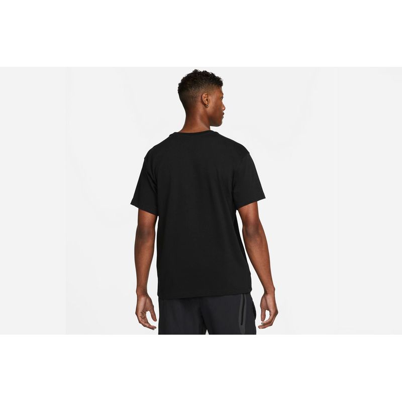 nike-sportswear-negra-dm6585-010-2.jpeg