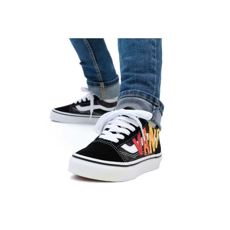vans-uy-old-skool-negras-vn0a7q5fabx1-1.jpeg