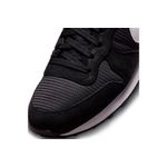 Nike hotsell internationalist negras