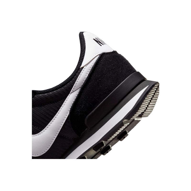 nike-internationalist-negras-dr7886-001-7.jpeg
