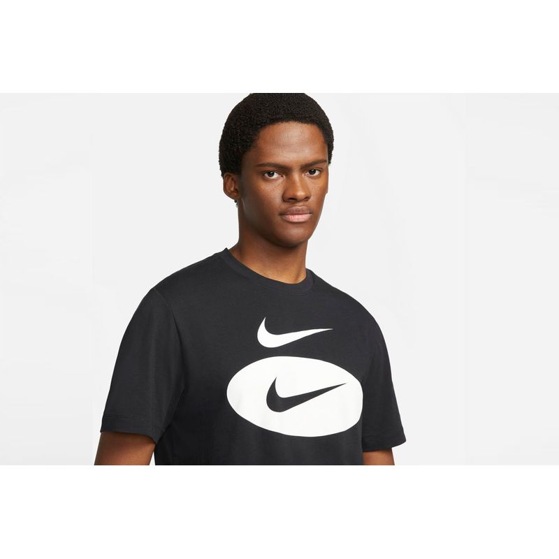 nike-sportswear-swoosh-negra-dm6343-010-3.jpeg