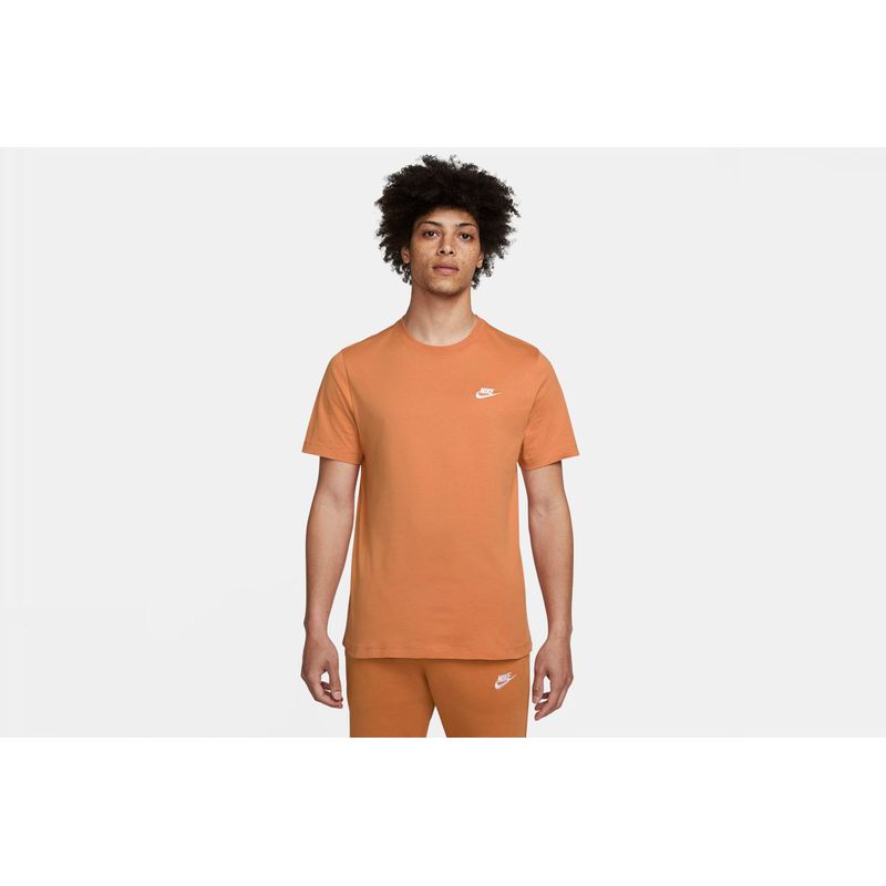nike-sportswear-club-naranja-ar4997-808-1.jpeg