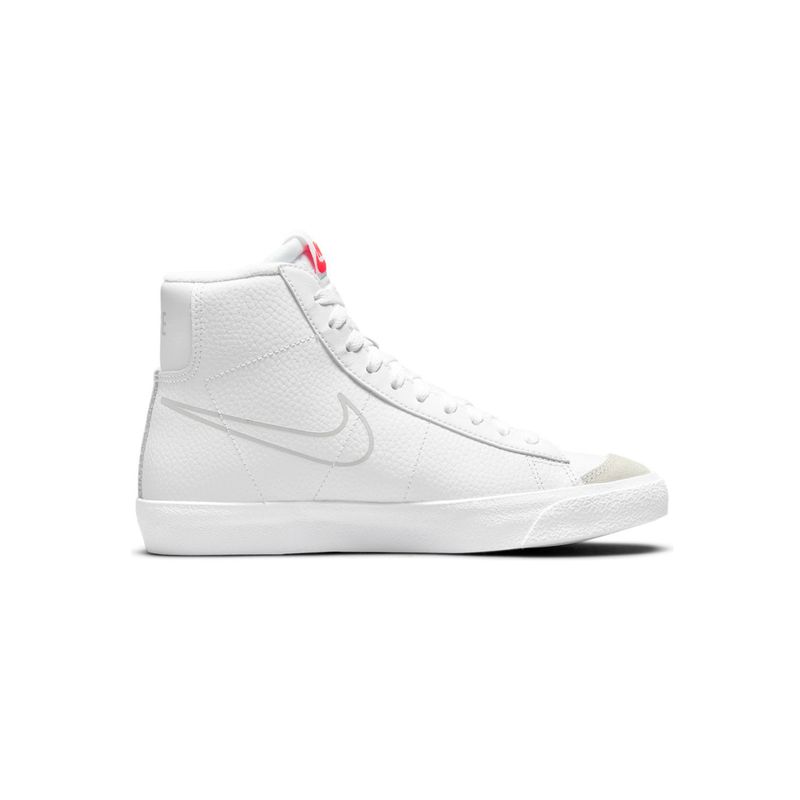 nike-blazer-mid--77-blancas-do6487-100-2.jpeg