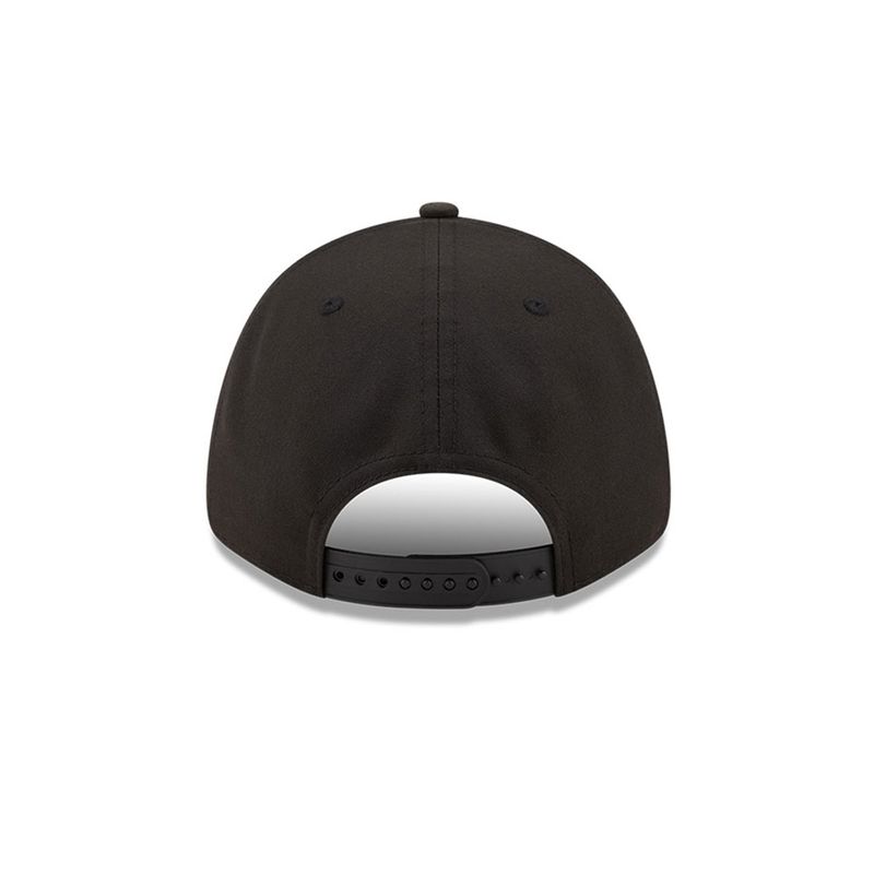 new-era-black-and-gold-9forty-chibul-negra-60184697-3.jpeg