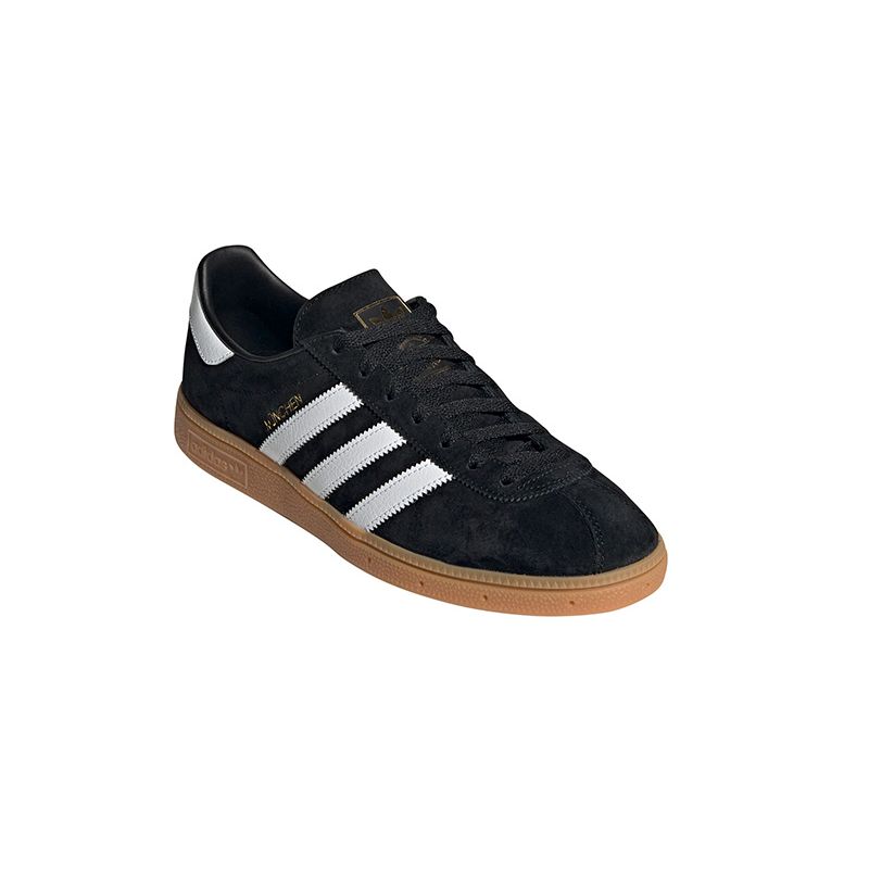 Adidas store munich negras