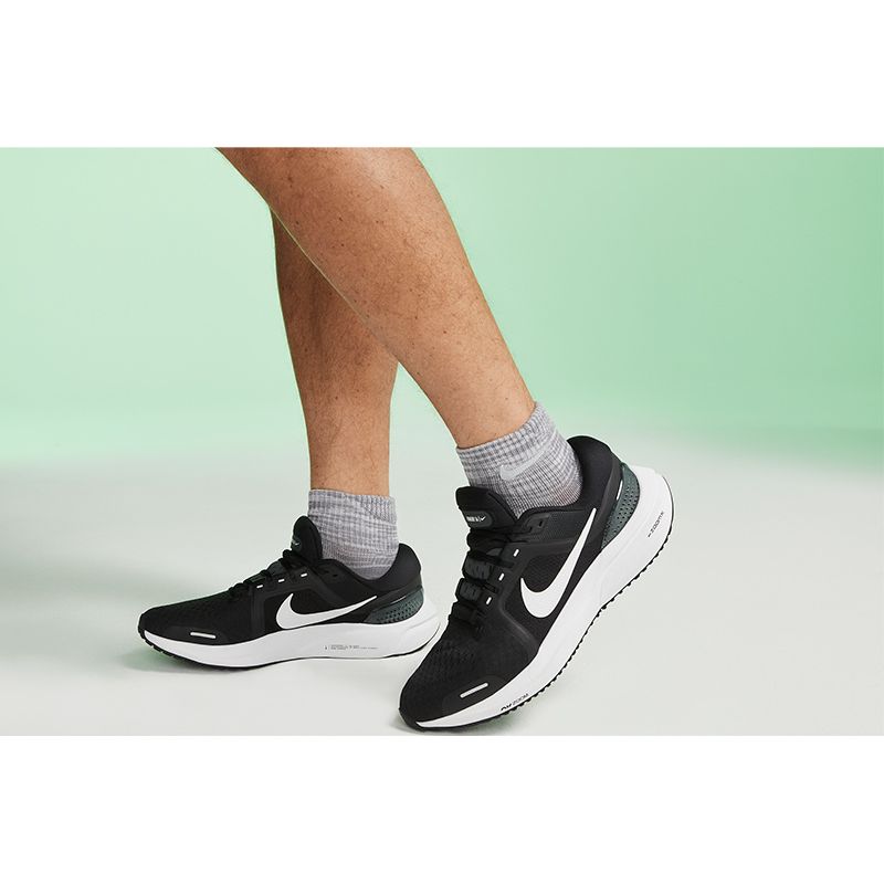 nike-air-zoom-vomero-16-negras-da7245-001-3.jpeg