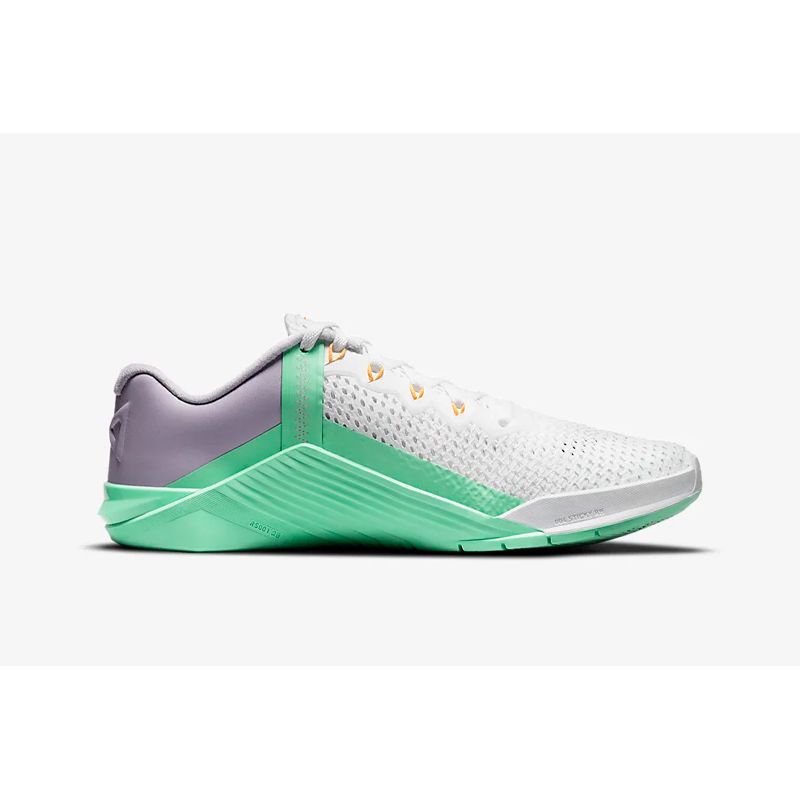nike-metcon-6-blanco-at3160-135-2.jpeg