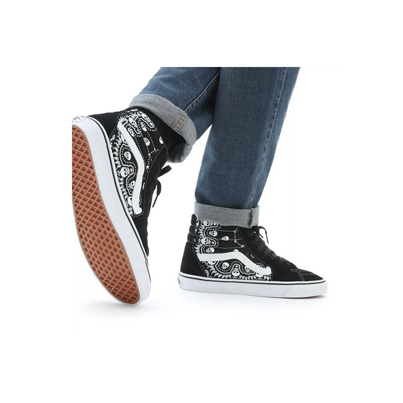 vans-sk8-hi-negras-vn0a32qgd9s1-1.jpeg