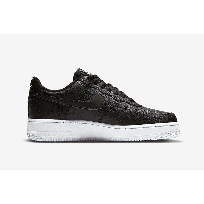 nike-air-force-1--07-essential-negras-ct1989-002-4.jpeg