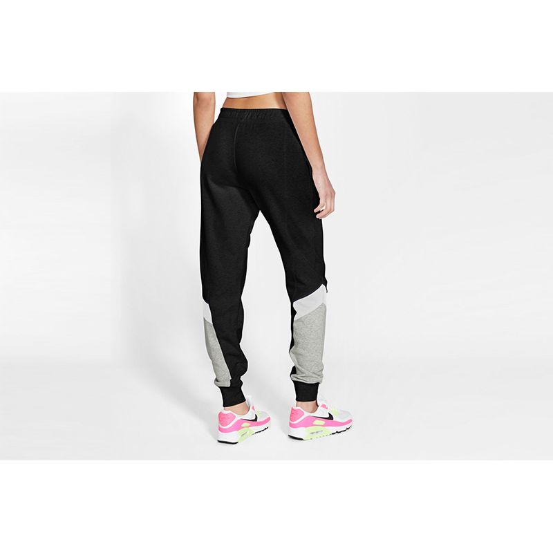 nike-sportswear-heritage-negro-cz8608-010-2.jpeg