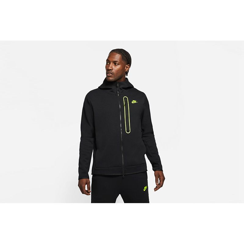 nike-sportswear-tech-fleece-negra-dd5655-010-1.jpeg