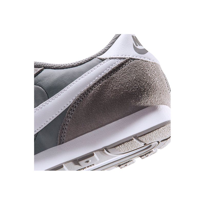 nike-md-valiant-grises-cn8558-001-5.jpeg