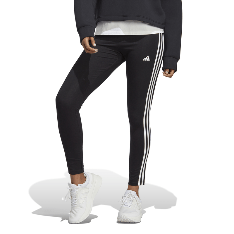 adidas-essentials-negras-ic7151-1.png