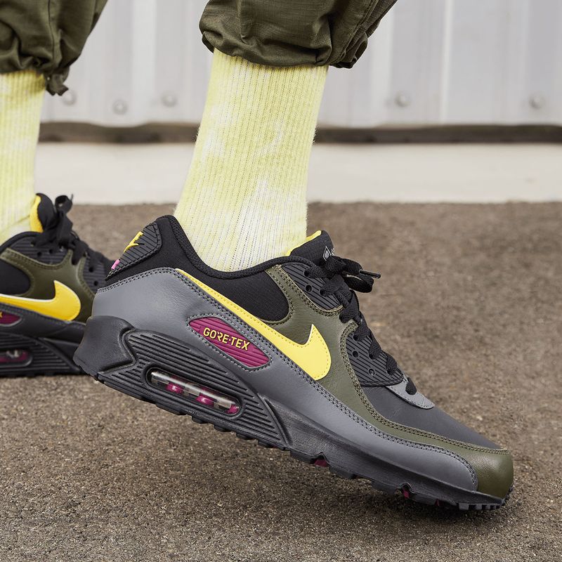 nike-air-max-90-gore-tex-negras-dj9779-001-1.jpeg