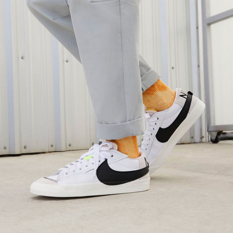 nike-blazer-low--77-jumbo-blancas-dn2158-101-1.jpeg