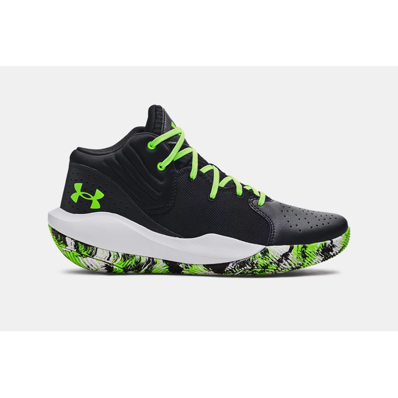 under-armour-jet--21-negras-3024260-006-1.jpeg