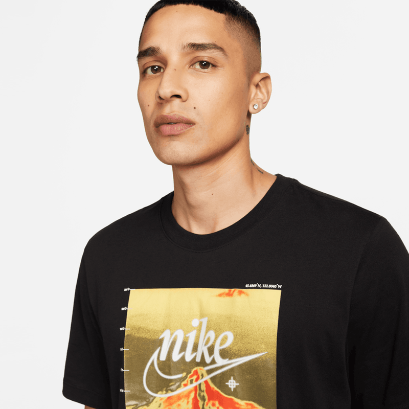 nike-sportswear-negra-fd1313-010-3.png