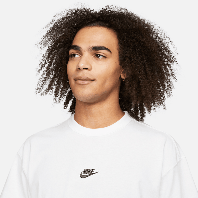 nike-sportswear-premium-essentials-blanca-do7392-100-3.png