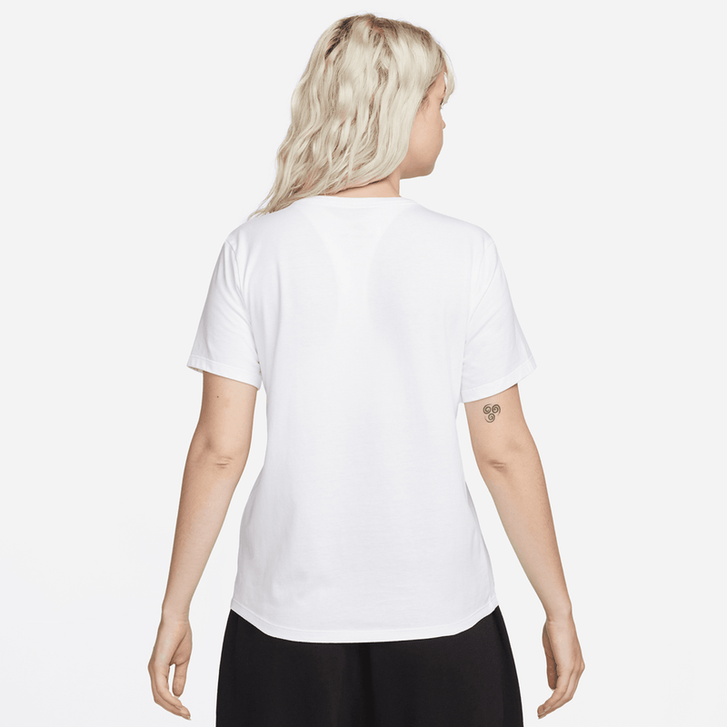 nike-sportswear-club-essentials-blanca-dx7902-100-2.png