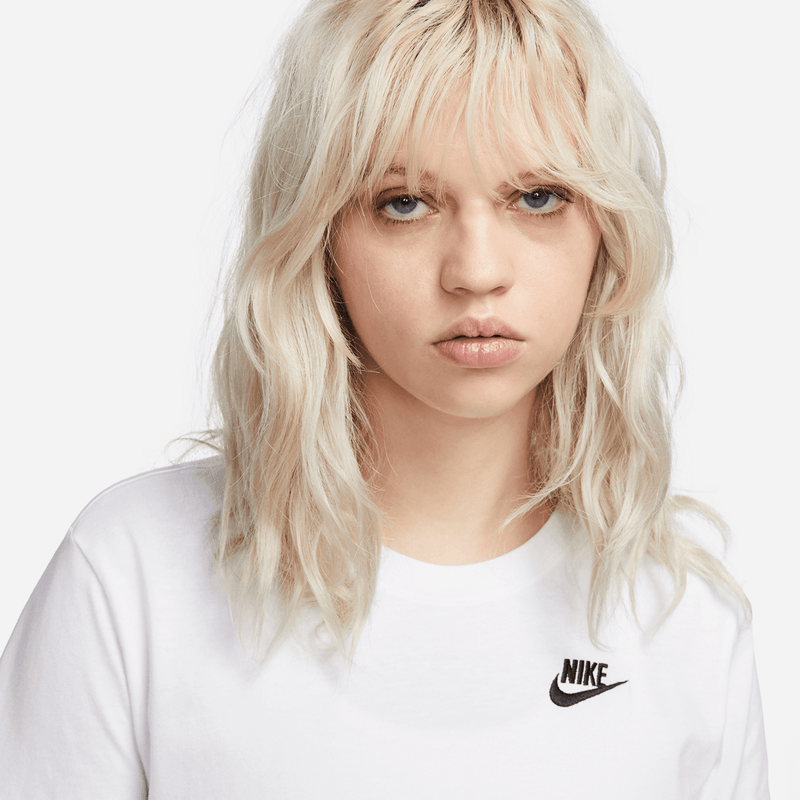 nike-sportswear-club-essentials-blanca-dx7902-100-3.png