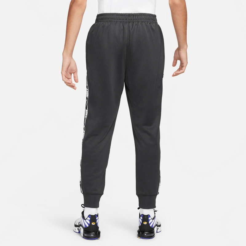 nike-sportswear-negro-dm4673-070-2.png