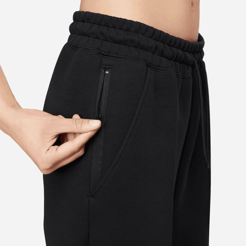 nike-sportswear-tech-fleece-negro-fb8330-010-4.png