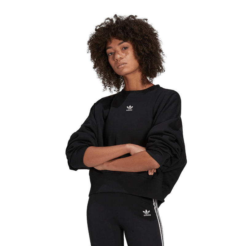 adidas-adicolor-essentials-fleece-negra-h06660-1.png