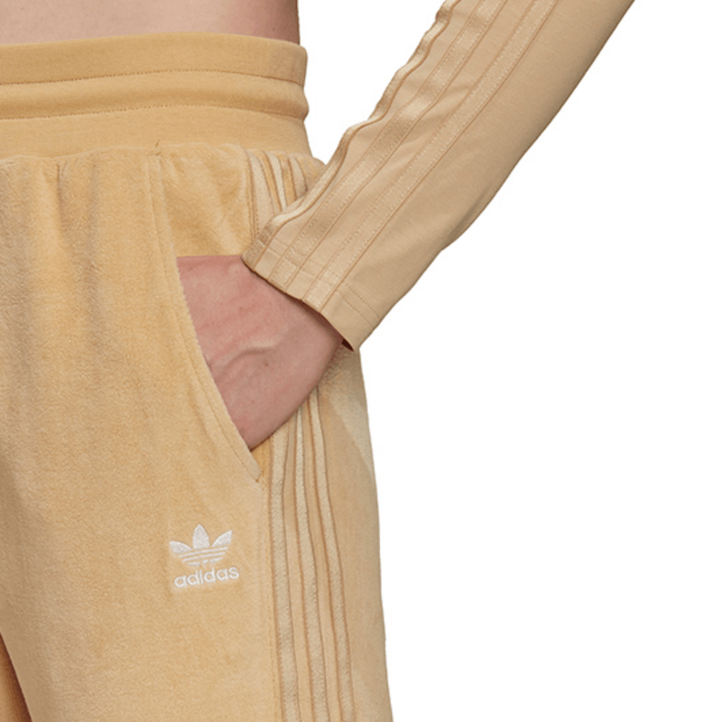 adidas-loungewear-slim-beige-h18821-5.png