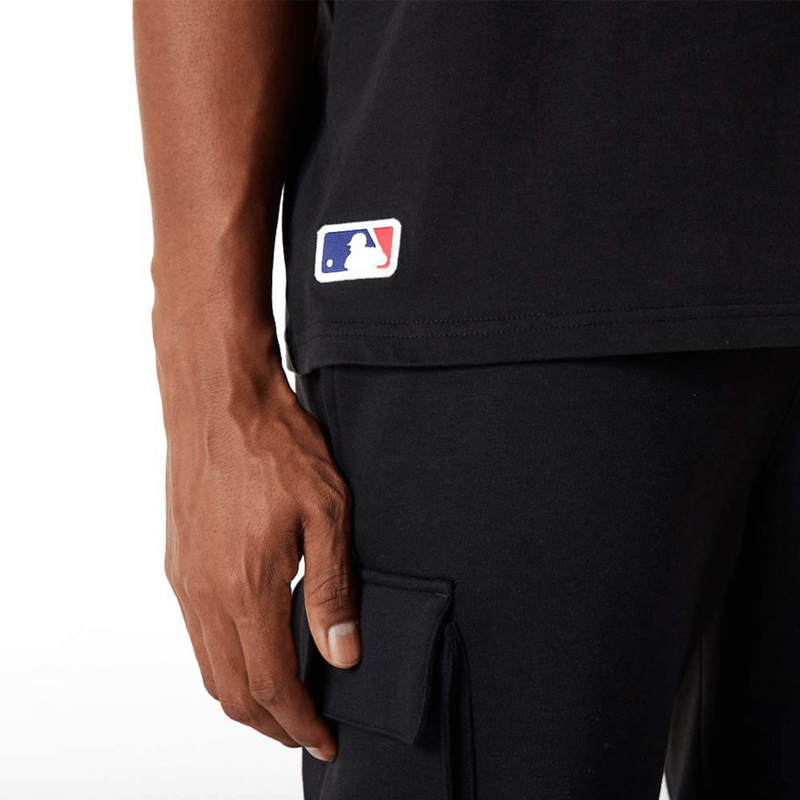 new-era-new-york-yankees-mlb-big-logo-oversized-negra-12195450-5.png