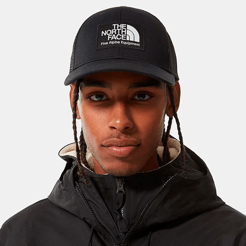 the-north-face-mudder-trucker-negra-nf0a5fxajk31-1.png