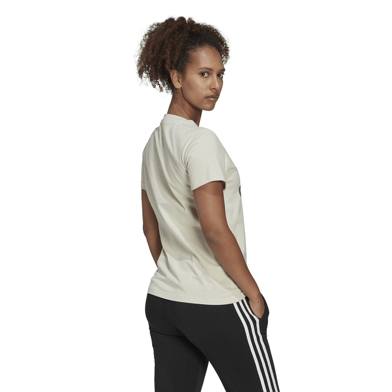 adidas-loungewear-essentials-logo-blanco-roto-hl2032-2.png