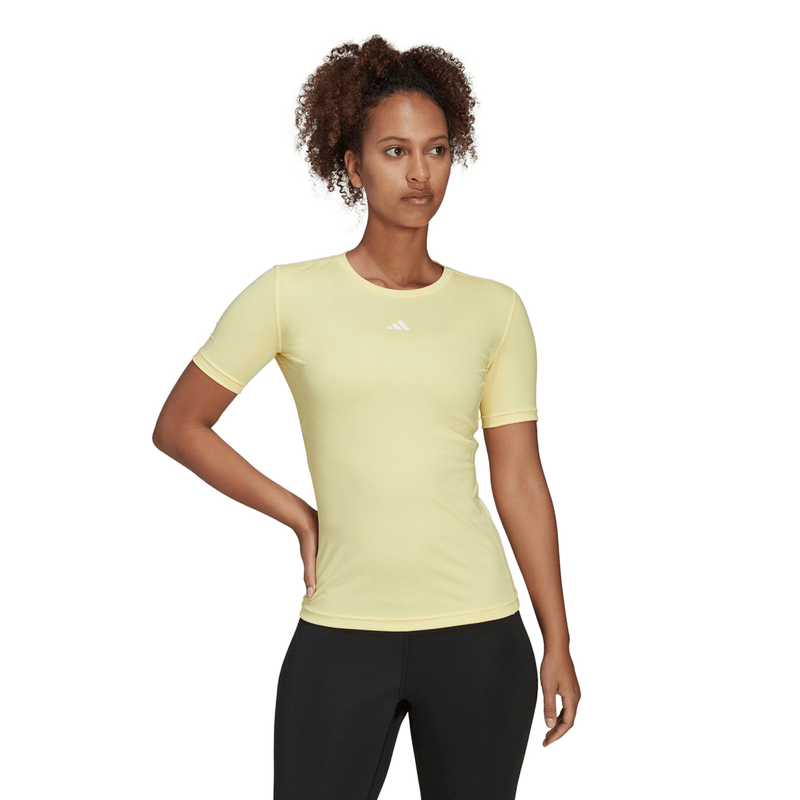 adidas-techfit-training-amarilla-hn9081-1.png