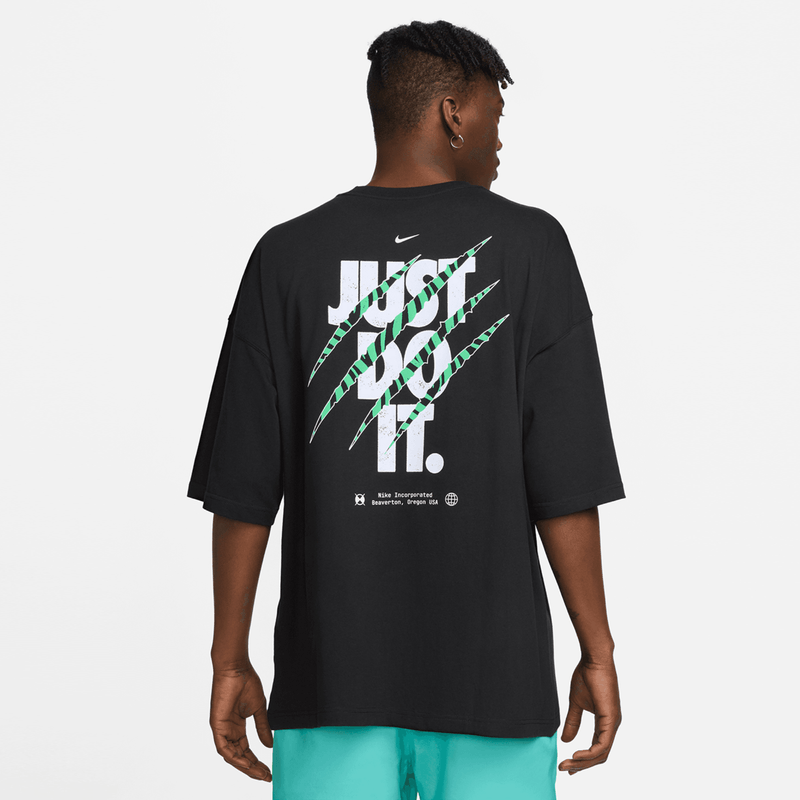 nike-sportswear-negra-fb9817-010-2.png