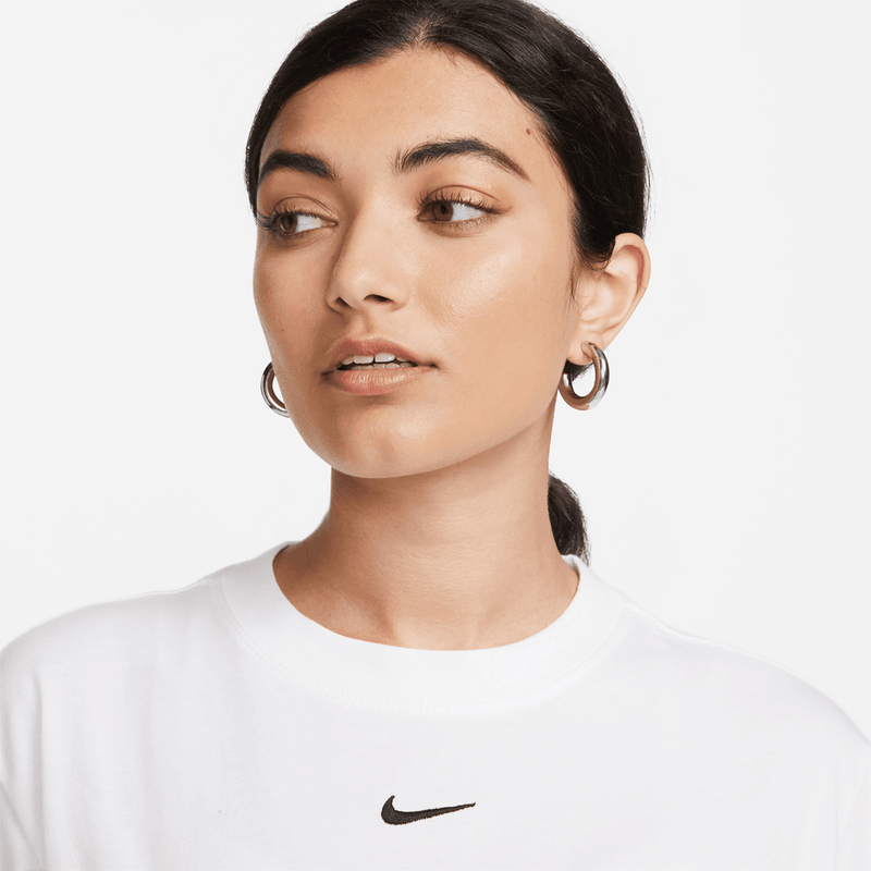 nike-sportswear-blanca-fd4149-100-3.png